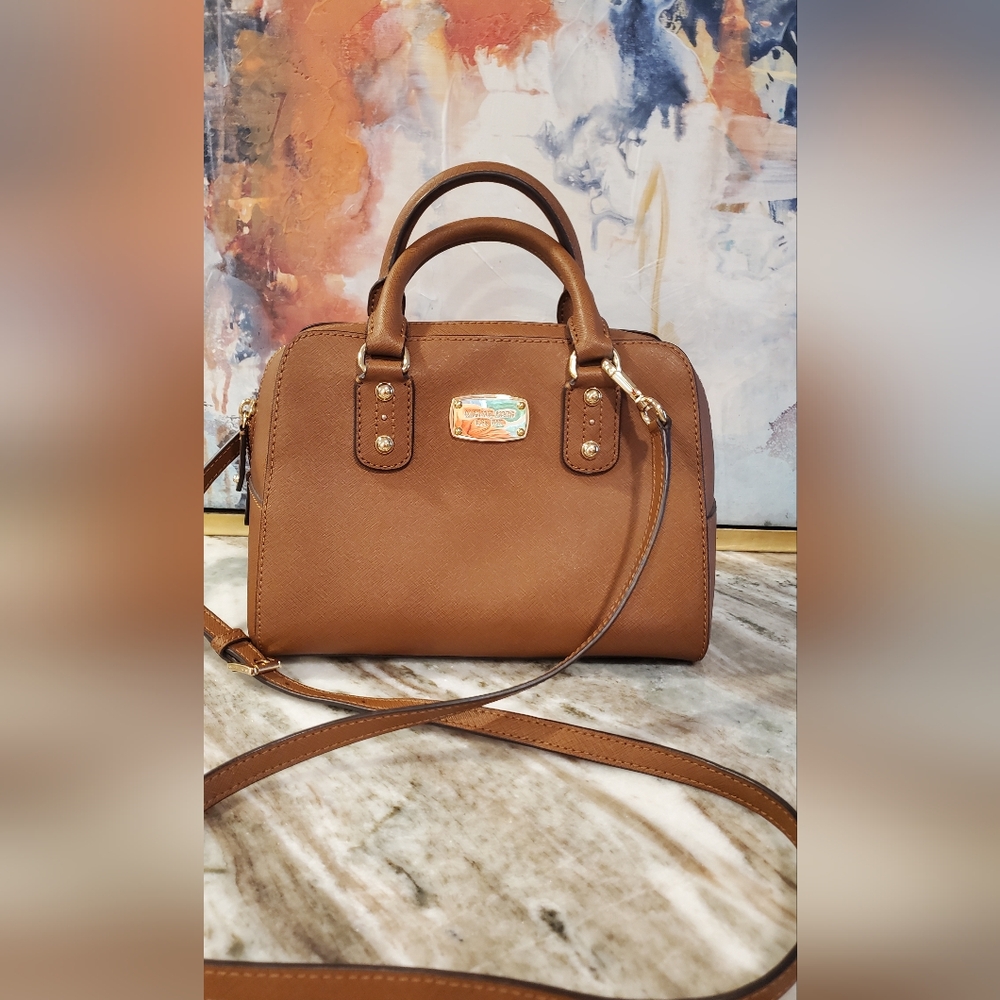 Elegant Brown Handbag